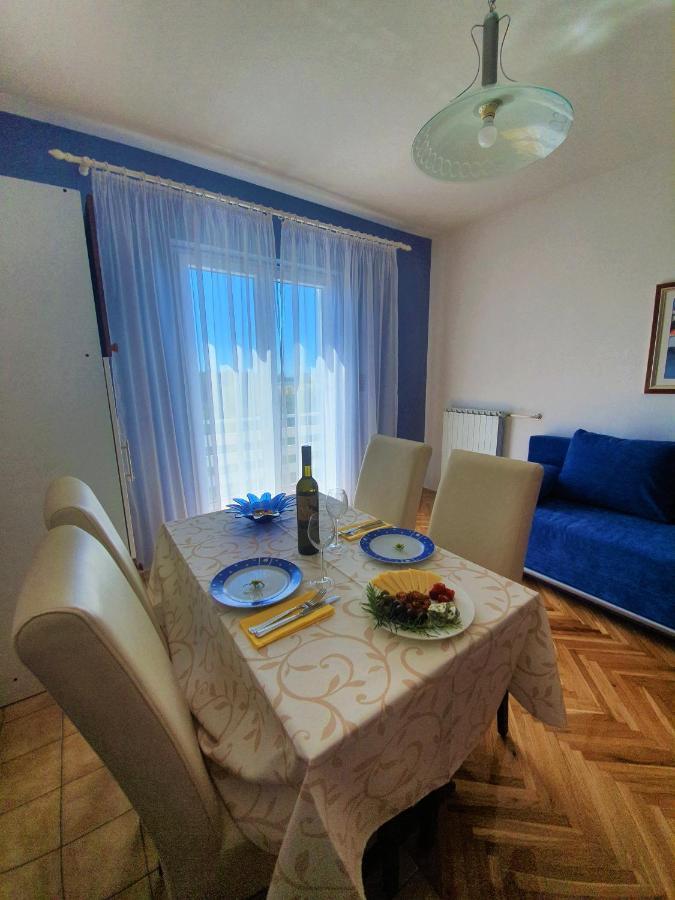 Bed and Breakfast F• R• I• E• N• D• S• Novalja Exterior foto