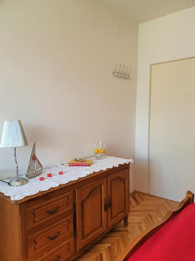 Bed and Breakfast F• R• I• E• N• D• S• Novalja Exterior foto